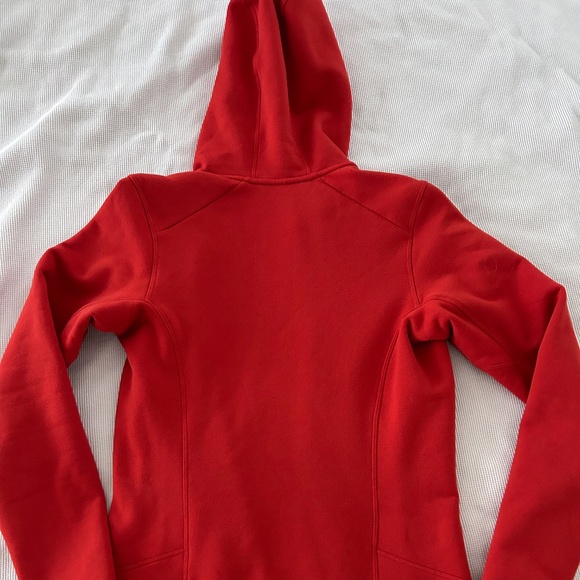 Arc'Teryx Women's Zippered Hooded Fleece Jacket in XS. - Picture 9 of 13